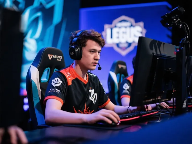 LPL Players Competing